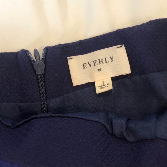 Scalloped Short and Crop Tank Set - Picture 3 of 6